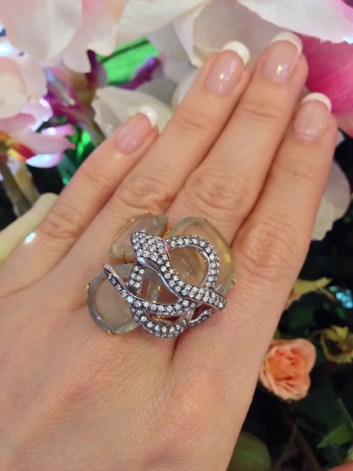 Leaderline Snake Ring with Diamonds and Green Quartz in 18k Gold- HM1273AA