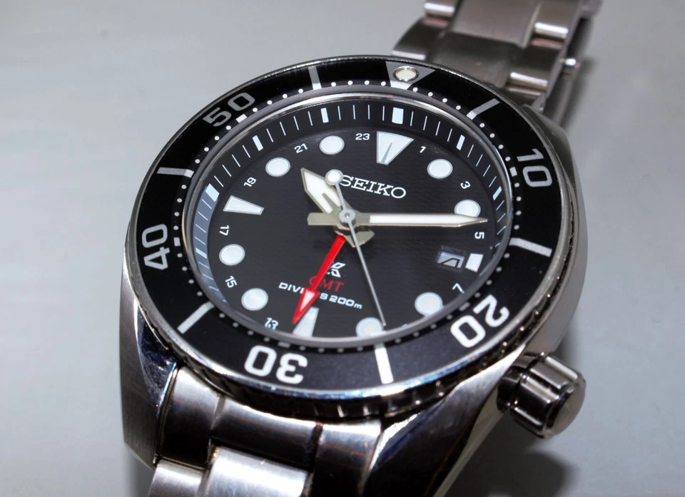 Seiko Prospex 5K65-0AA0 Divers GMT Black Dial Solar Quartz Men's Watch From JP - Image 3 of 4