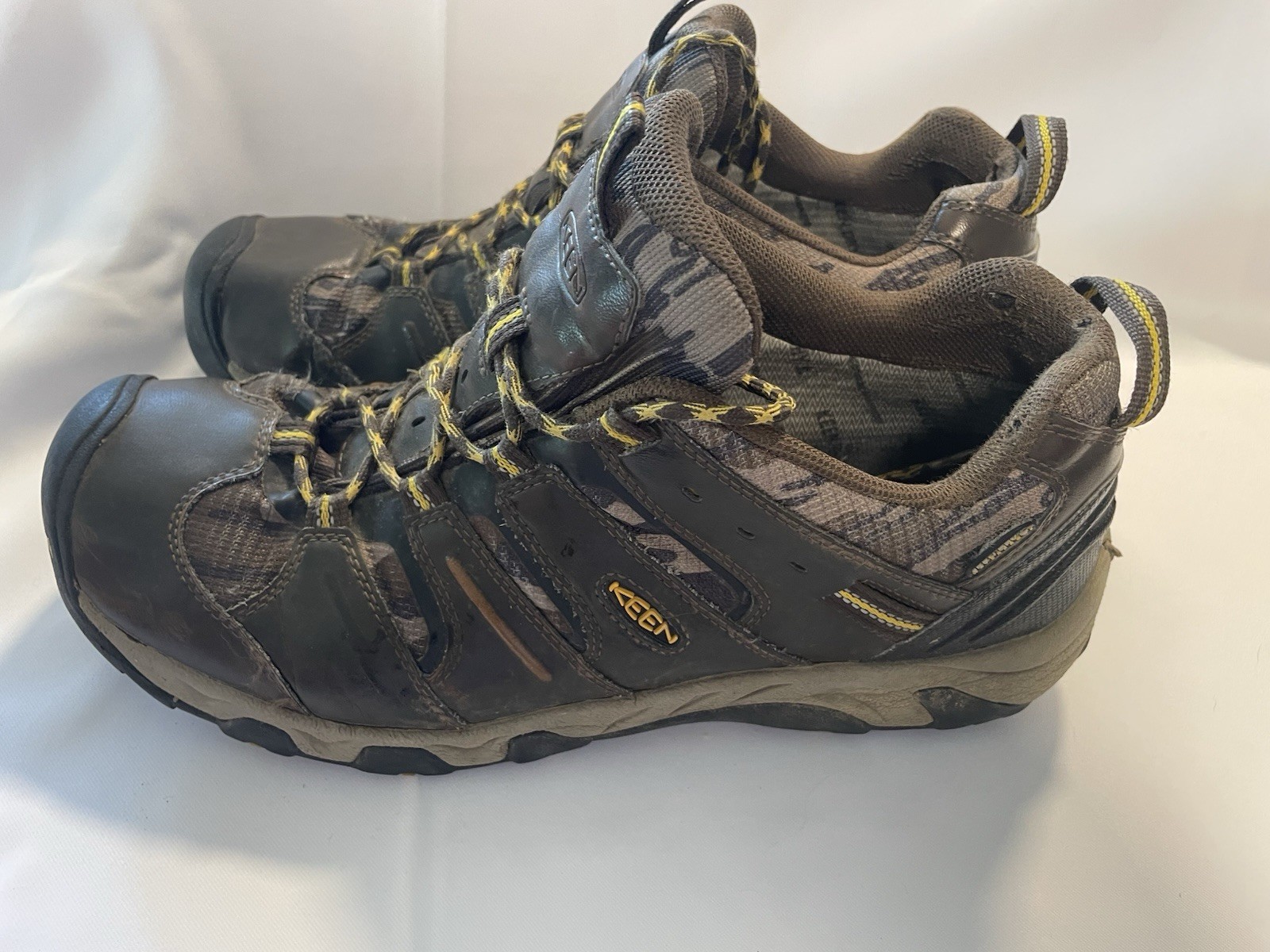 Scarpe da trekking KEEN Targhee III impermeabili uomo taglia 12 etichetta mancante