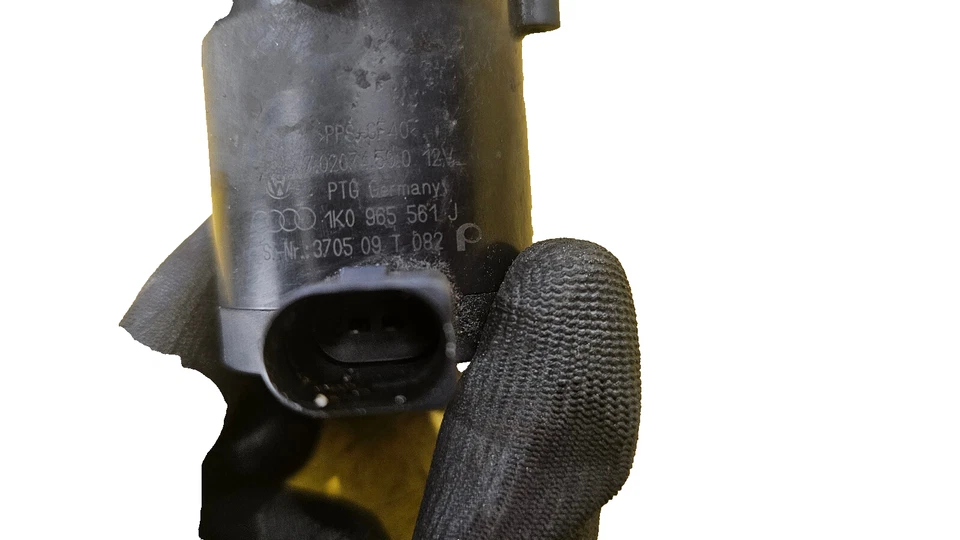 AUDI A3 CONVERTIBLE 1.8 TFSI CDA 2012 ELECTRIC COOLANT WATER PUMP 1K0965561J - Image 4 of 4