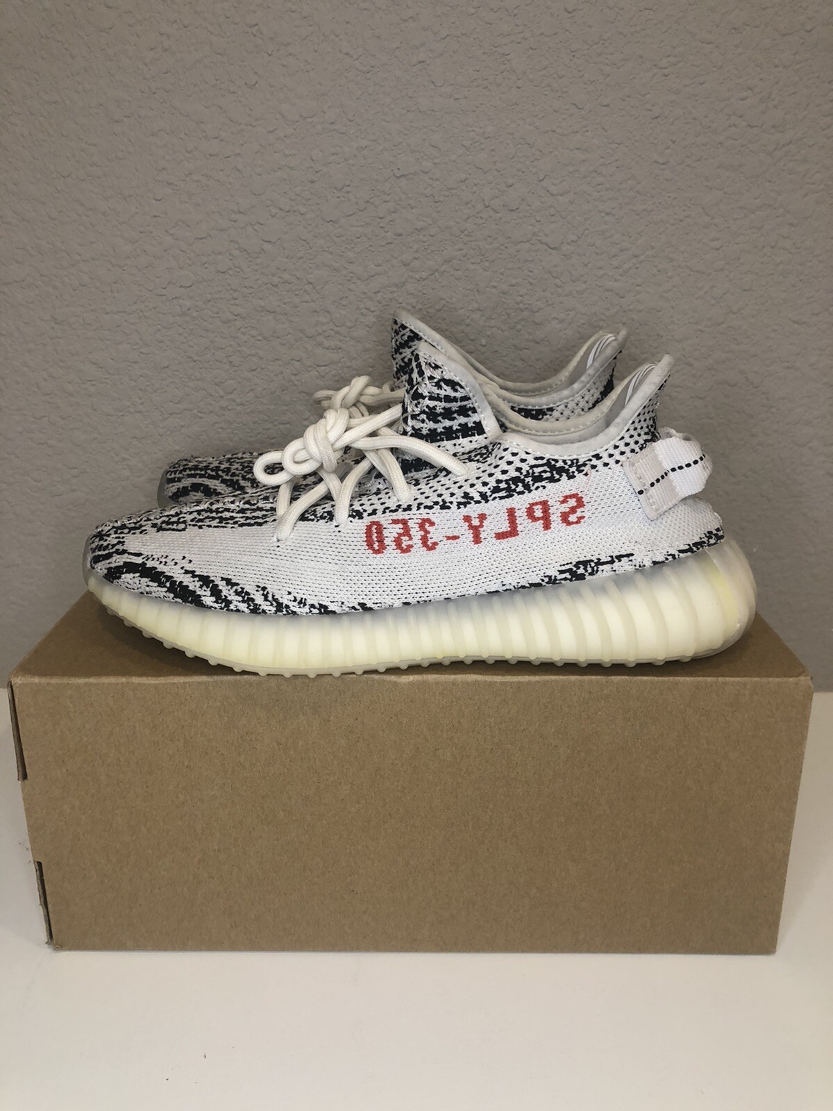 yeezy 350 zebra size 6