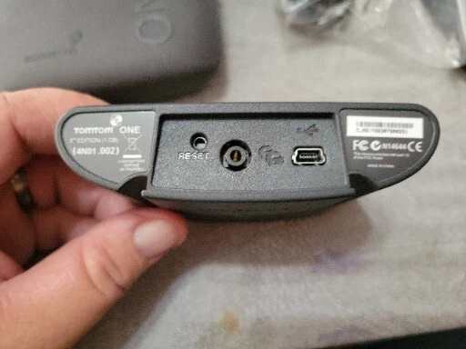 `Tom Tom One 3rd Edition 1GB 4N01.002 Portable GPS W/Case,cord,& Adapters Bundle - Image 3 of 4