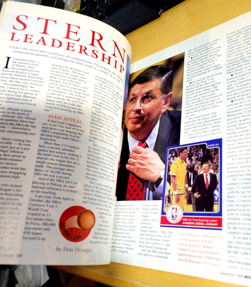 SHAQUILLE O'NEAL SIGNED 1994 BECKETT MAGAZINE COA ISSUE 50 MINT ! AUTO AUTOGRAPH - Image 4 of 4