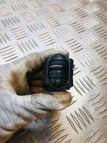 VW GOLF V Variant 1K5 Schalter zur Einstellung der Scheinwerferhöhe 31815227