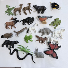 Safari Ltd Lot of 22 Assorted Plastic Animal 2 Inch Figurines