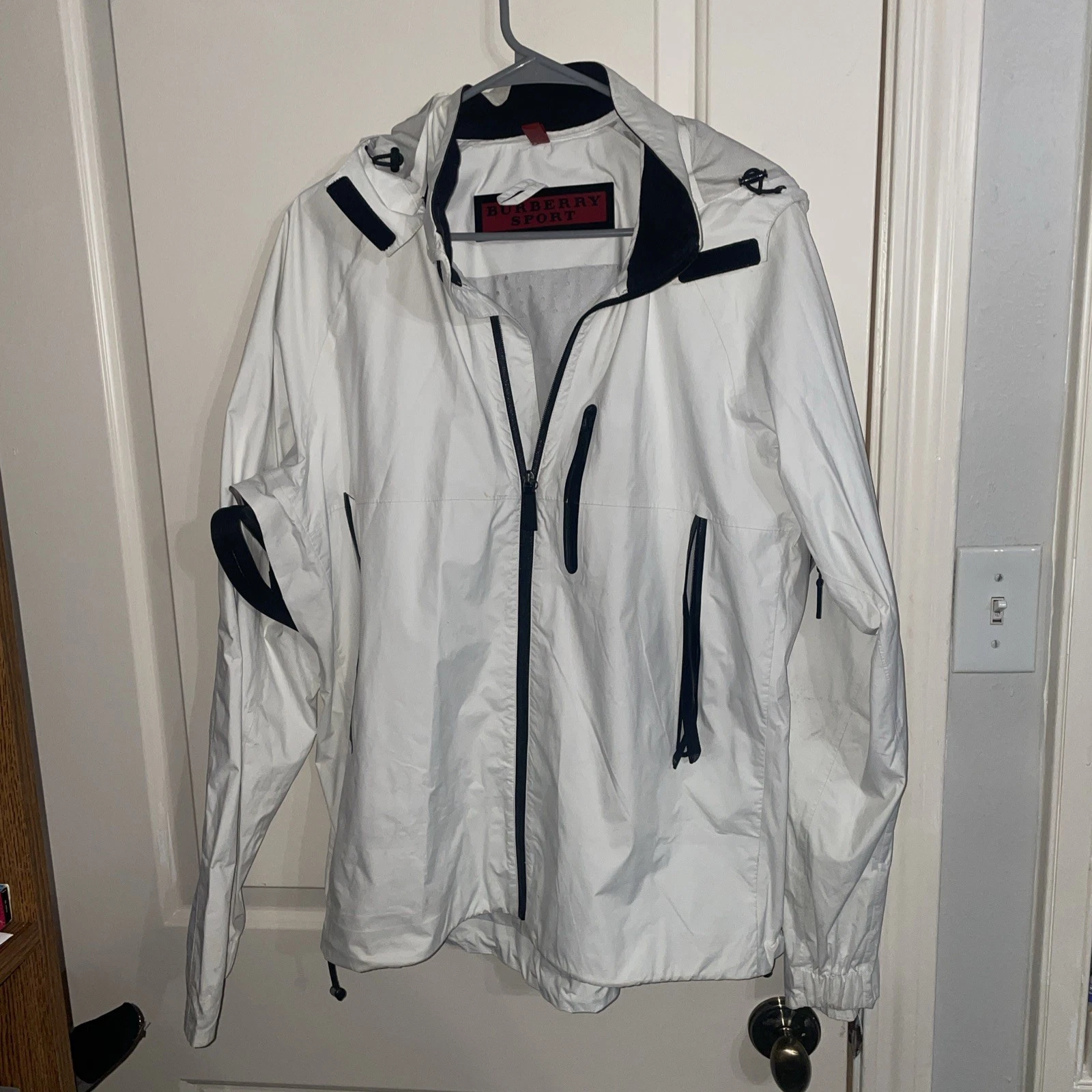 Giacca a vento Burberry Sport bianca con cappuccio track taglia uomo XL con difetti