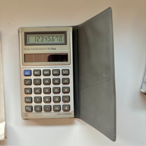 Texas Instruments TI-1766 calculatrice solaire vintage Japan 1981 - Photo 5/11