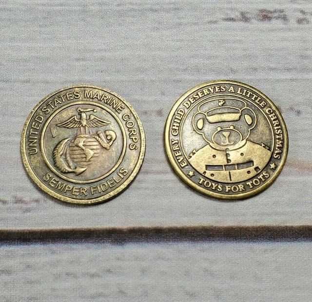 Toys for tots UNITED STATES MARINE CORPS EST. 1947 SEMPER FIDELIS coin