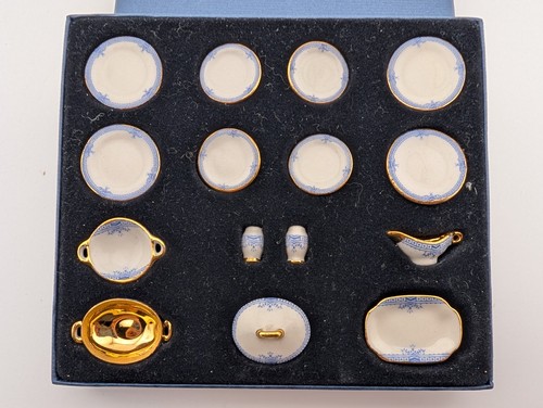 IGMA RACHEL MUNDAY A WOMANS TOUCH VINTAGE BOXED CHINA 15PC DINNER SERVICE 1:12