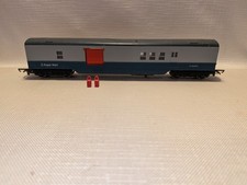 Hornby Railways OO Gauge R119 BR Blue Royal Mail Coach M30224 + 2 Post Boxes