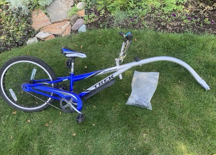 Trek Mountain Train Trail-A-Bike 20" Bicicleta para niños ATCH Pull-A-long EE. UU. Año desconocido Foto 3 de 4