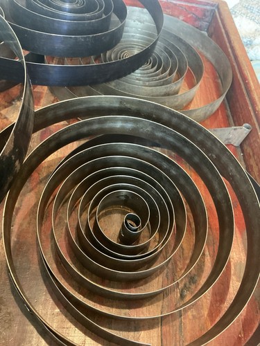 Große Uhr Hauptfedern. Spiraldrehfedern. Uhrenreparatur. Steampunk - Bild 4 von 5