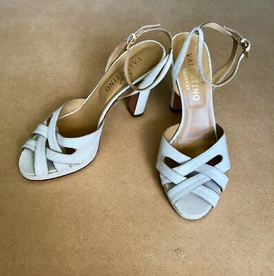 Sandales vintage Valentino python blanc, talons 12 cm, taille 37, bon état - Photo 1/4