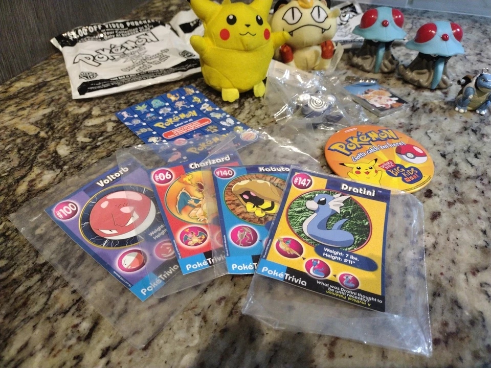 Vintage New Pokemon Nintendo 1999 Set Plush, Bade, Cards And More. Excellent  - Image 2 of 4