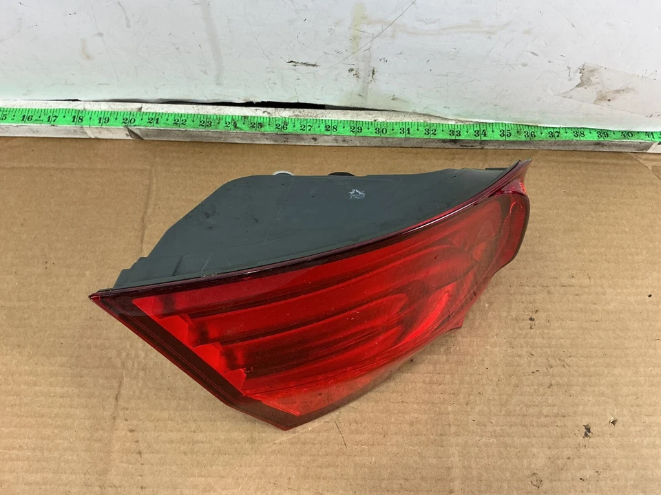 2010 - 2016 BMW 535i xDrive Rear Left Side Outer Tail Light Lamp 173462-01 OEM - Image 3 of 4