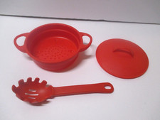 MELISSA  DOUG PREPARE  SERVE PASTA RED COLANDER POT  LID  UTENSIL BIN GRN