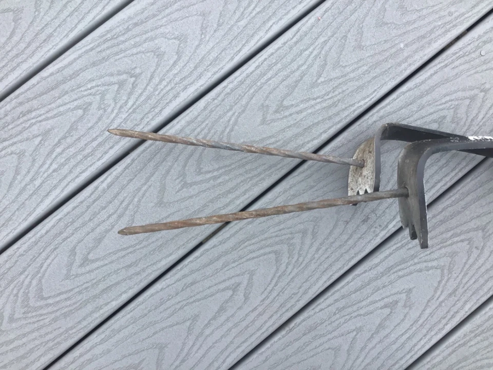 Stork/Swan Type Handcrafted Outdoor Ornament 32”L x 24” W - Image 3 of 3