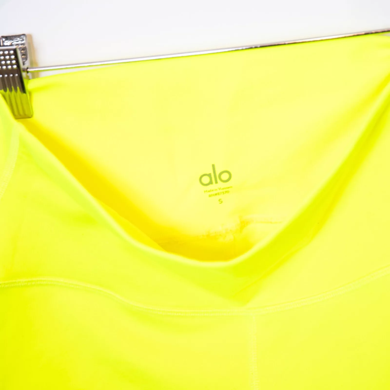 alo-yoga neon highlighter high rise athletic work out leggings