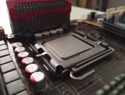 Asus Maximus Formula II Mod + DVD Install + Xeon Processor 3,0 GHz + Audio Card - Afbeelding 17 van 17