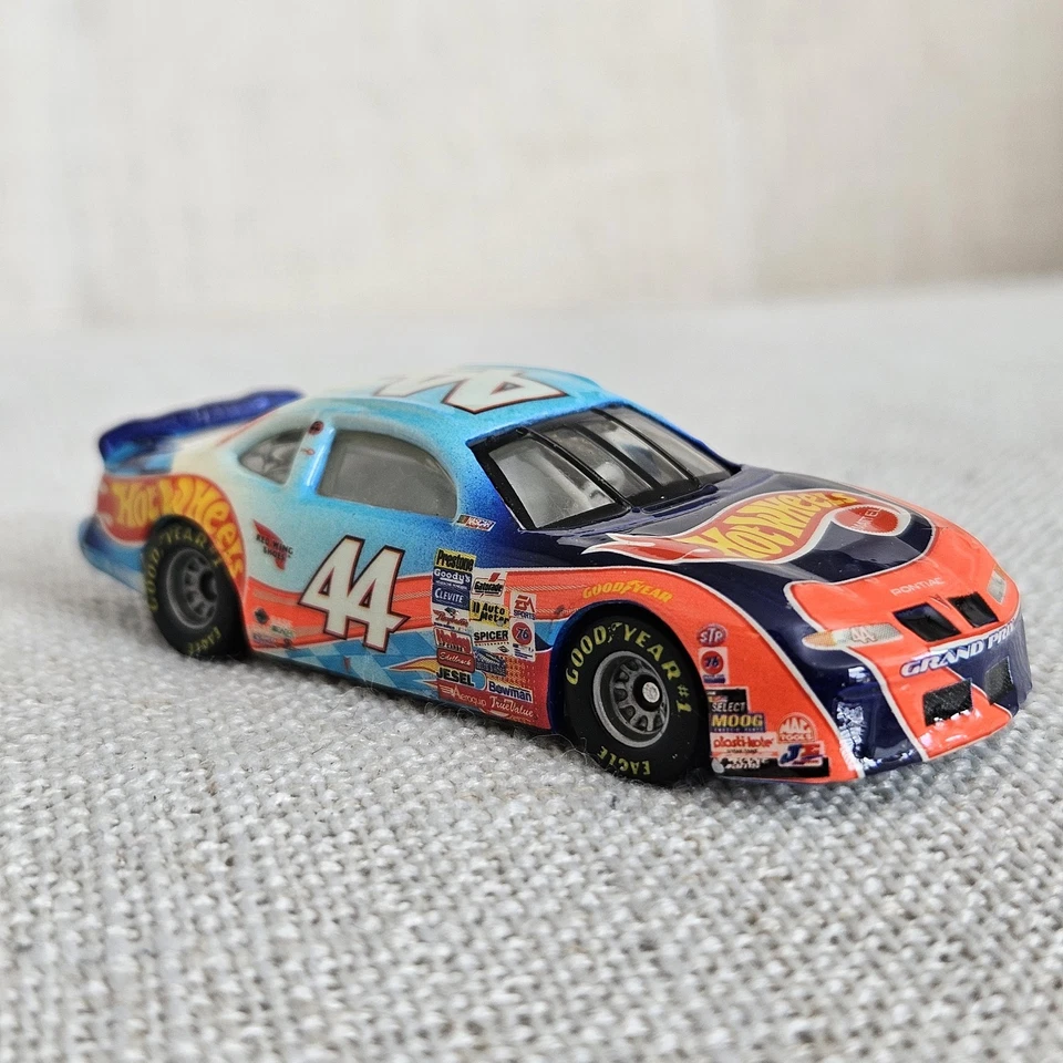 Литой гоночный автомобиль Hot Wheels 1996 NASCAR Kyle Petty No44 Mattel коллекционный 1:64 - Изображение 2 из 4