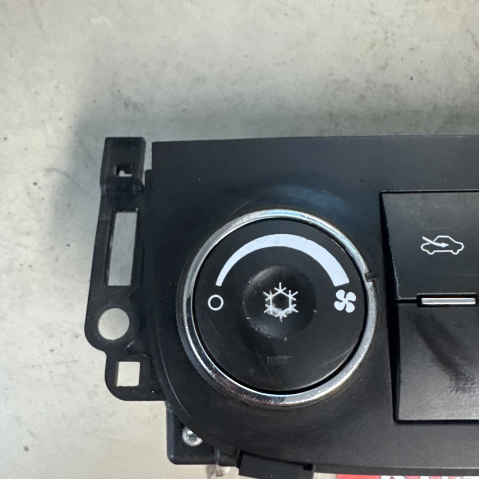 2012-16 Chevrolet Impala Temperature Control AC Heat 22884767 Foto 3 de 4