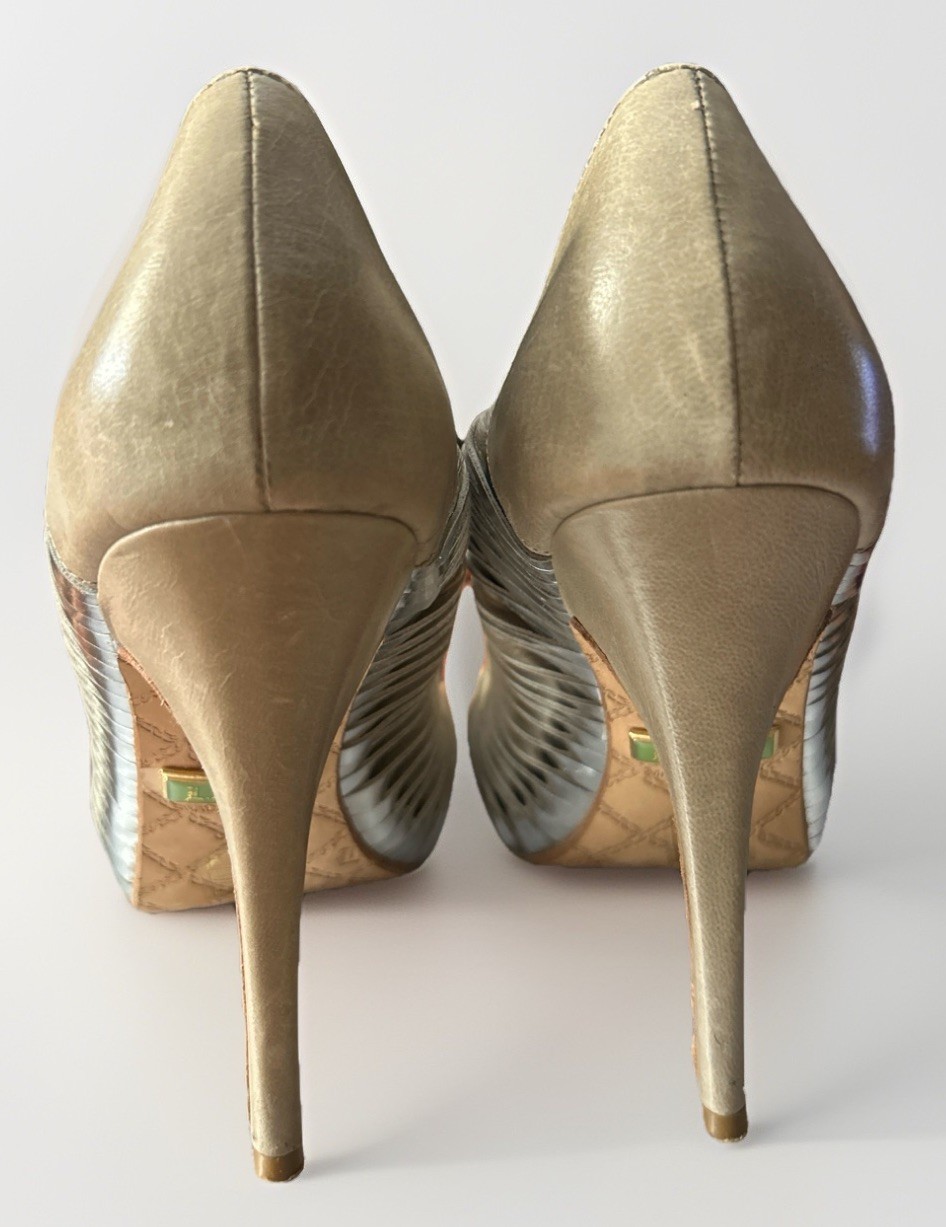 L.A.M.B. Gwen Stefani Metallic Gold Silver Ribbed Peep Toe Heels 8.5M Spain