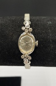 Vintage Women's Gruen 13k, 14k, Diamonds 14mm Manual Wind Analog Watch 12.1g