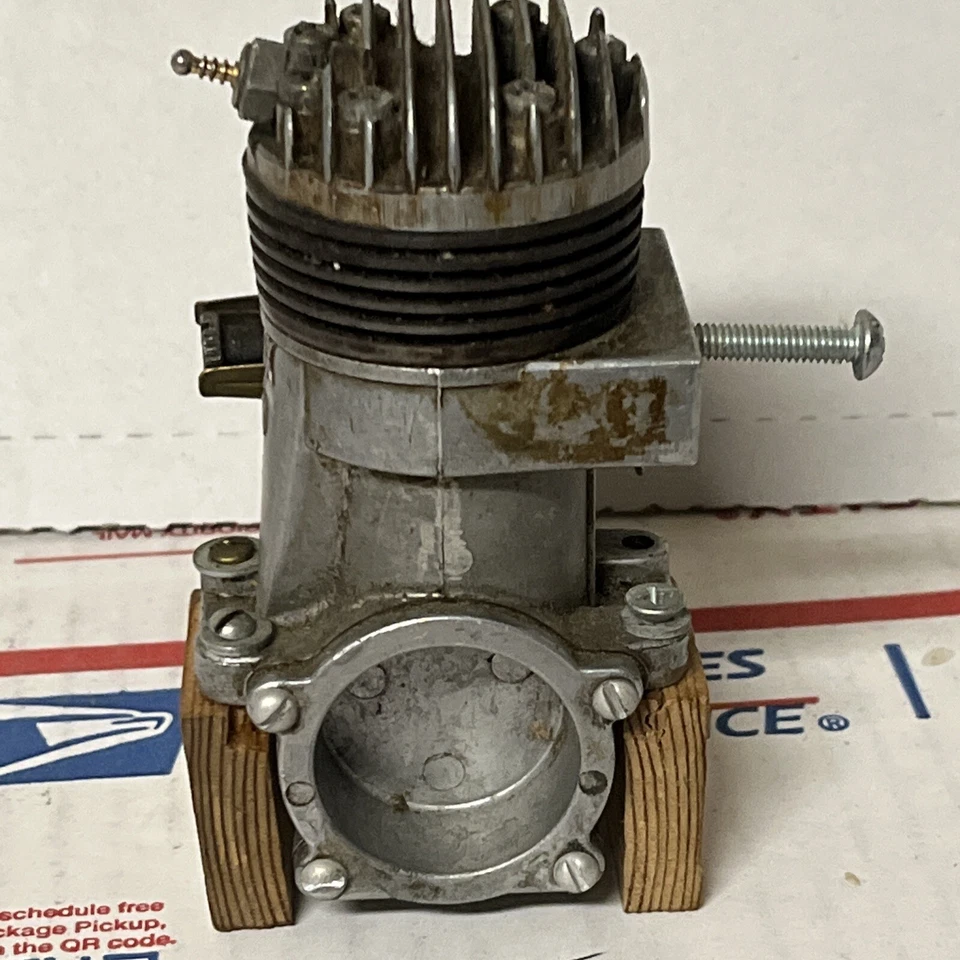 Vintage FOX 59 Needle Controlled Nitro Model Airplane Engine - Image 3 of 4