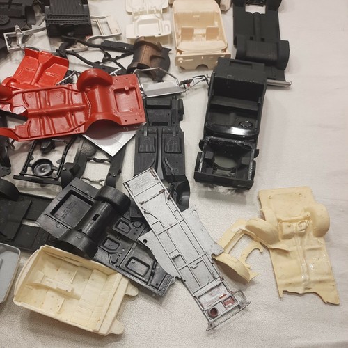 ๐ฅ Vintage Model Car Frames and interior Pans Junkyard Lot 1/24 and 1/25 F/SHIP - Picture 5 of 11