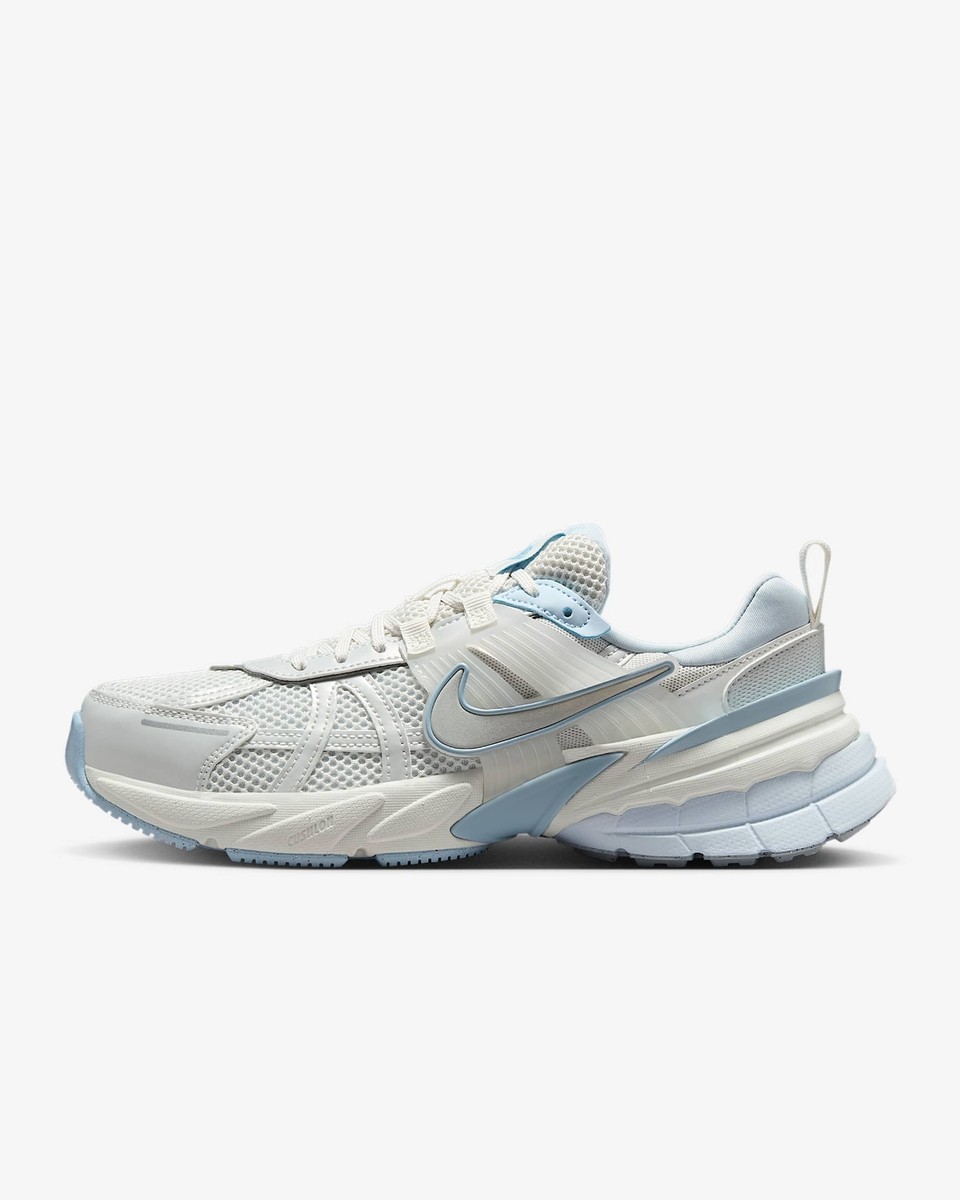 みさき FD0736-009 Nike V2K Run Platinum Tint Summit White Light
