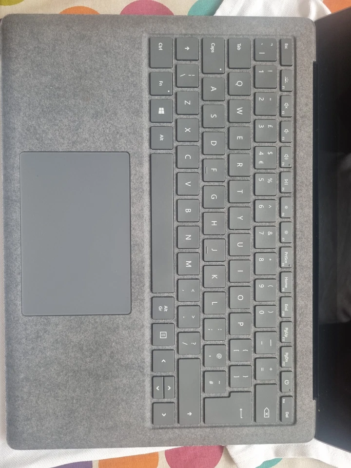 Microsoft Surface Laptop 1769 Touch - Core i7-7660 8GB RAM 256GB SSD Windows 11 - Image 4 of 4