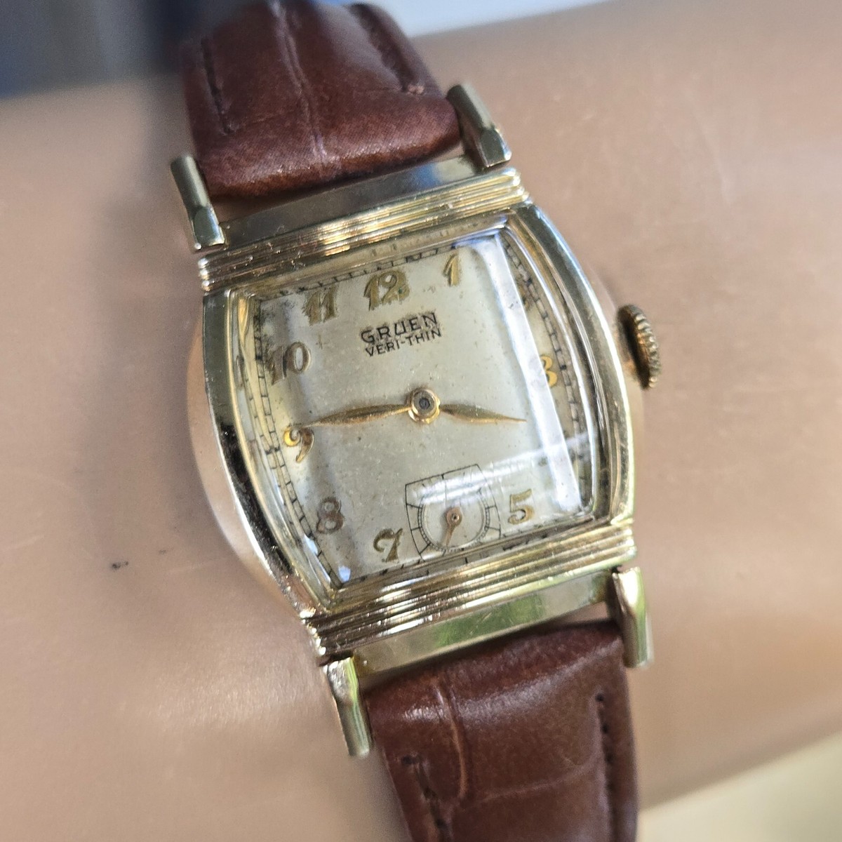 Vintage GRUEN Veri-thin men's manual wind watch 10K G.F CAL.421