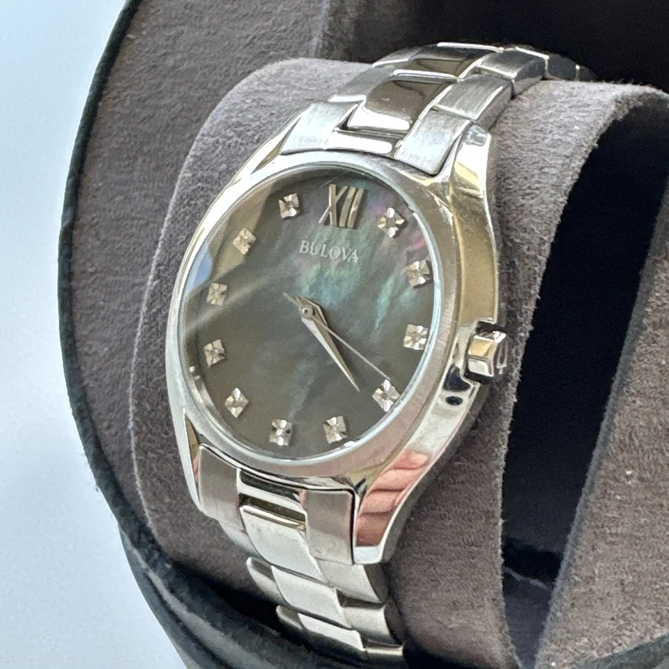 Reloj de vestir Bulova 96P158 para mujer negro mop con esfera de 11 diamantes de acero inoxidable Foto 4 de 4