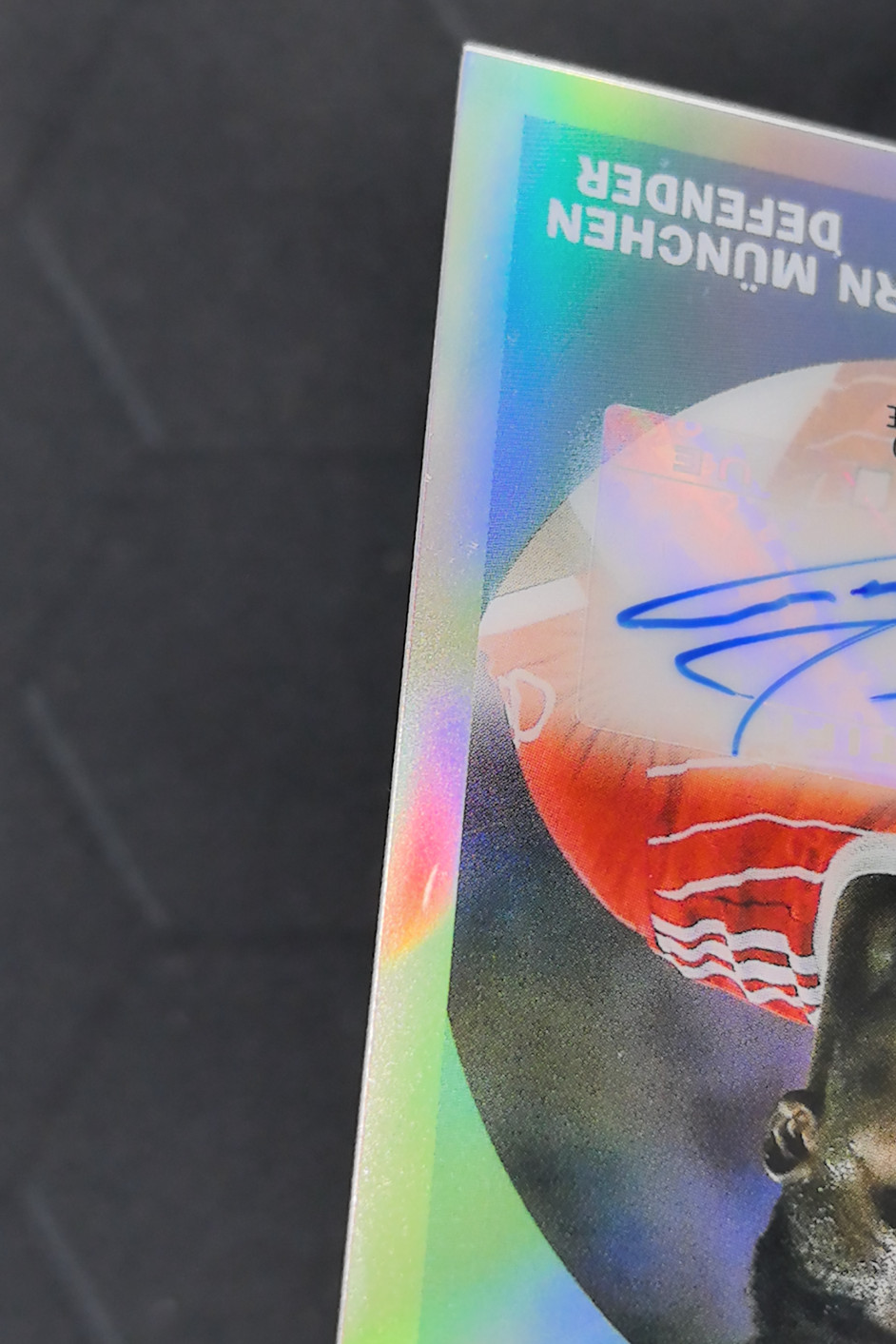 2023 Topps Chrome UEFA Alphonso Davies Autograph Auto Refractor FC Bayern Munich
