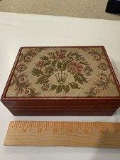 Vintage Ladies ROLEX Flowery Embroidered Tapestry Red Box 60.01.2