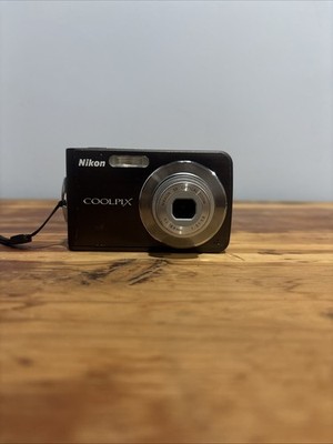 Nikon COOLPIX S210 8.0MP  Compact Digital Camera With Battery - No Charger