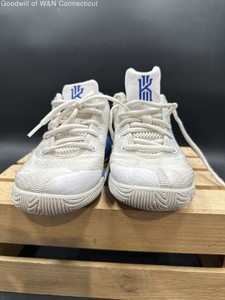 Nike Kyrie Flytrap White Royal Blue Youth Basketball Sneakers Size 3.5Y COA