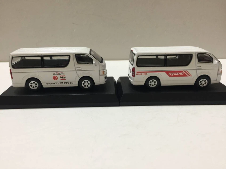 Kyosho 1/64 Toyota Hiace 2 car set Circle K Sunkus online version etc. - Image 3 of 4