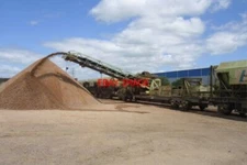 PHOTO  BANBURY DISCHARGING WAGONS AT REDLANDS SIDING