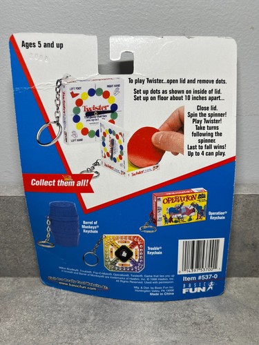 Basic Fun Twister mini GAME KEYCHAIN #537-0 Sealed Christmas stocking stuffer - Picture 2 of 2