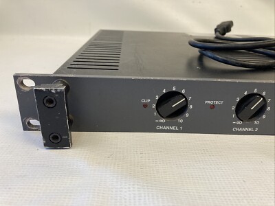 Electro Voice EV 7100 Stereo Power Amplifier Powered On, No