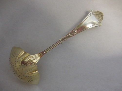 WOOD & HUGHES VIOLA 1875 STERLINGSILBER ZUCKERSIEB / SIEBKELLE 7 3/8" - Bild 2 von 9