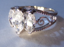 VTG SILVER PLATE BRILLIANT CLEAR CZ MARQUISE 3 STONE FILIGREE RING SIZE 8 MINT 