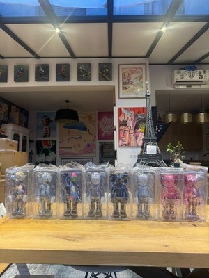 kaws companion flayed open edition set x8 4 classic und 4 seziert