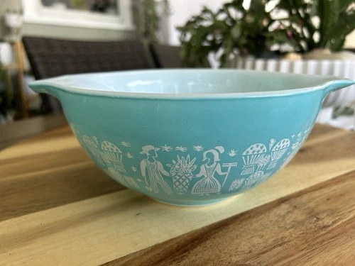 Vintage Pyrex Cinderella 1 1/2 Quart Bowl Amish Butterprint Turquoise Milkglass