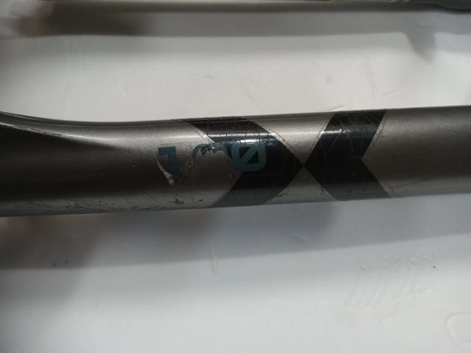 SR Suntour XCM100 Suspension Fork   Taperecd  Disc ThruAxle *USED * - Image 3 of 4