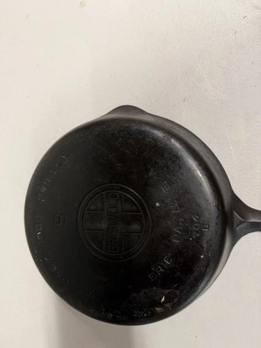 griswold cast iron skillet 8