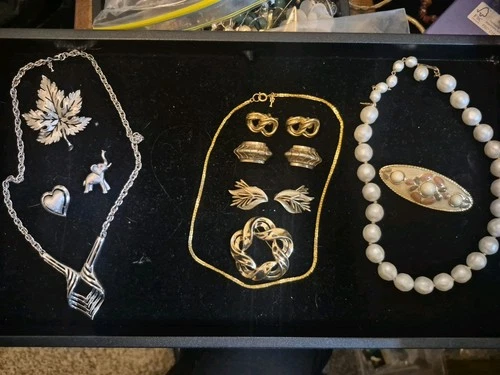 Vintage Trifari Costume Jewelry Lot Gold Tone Pearl Brooch Necklace Earrings