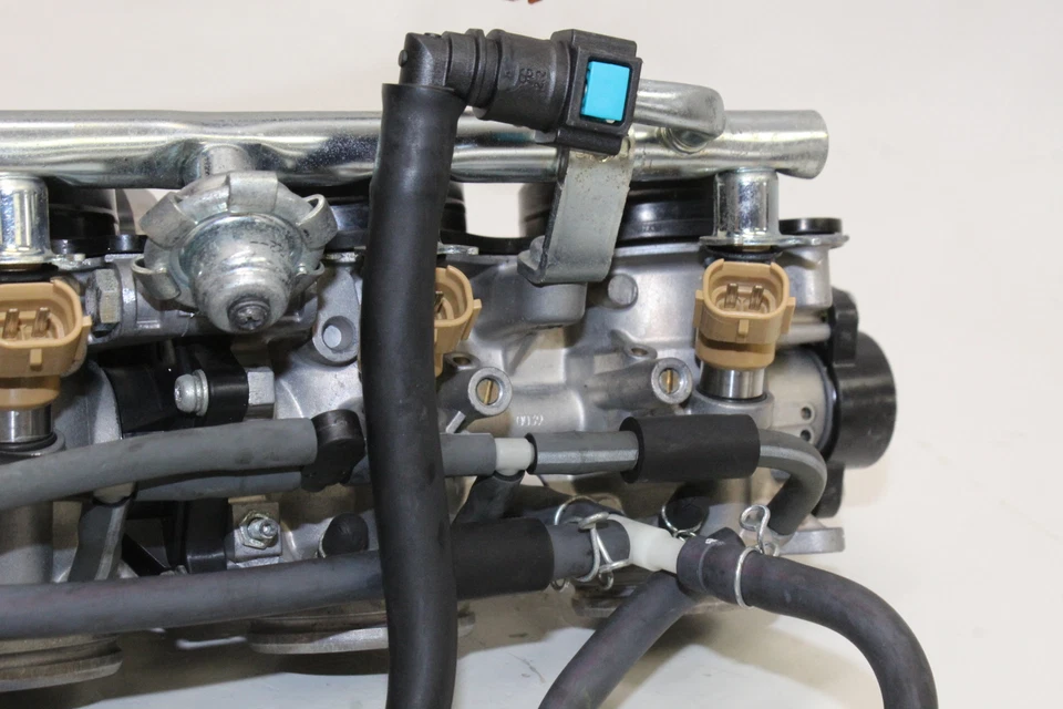 Carburadores de carbohidratos Yamaha Yzf R6 MIKUNI 2006-07 OEM Foto 3 de 4