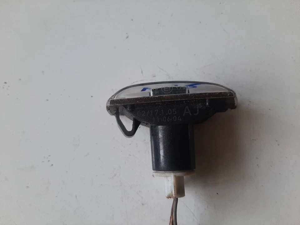 Seitenblinker (Kotflügelblinker) Vorne Rechts  Opel Astra H Caravan Bj.2005 - Bild 2 von 3